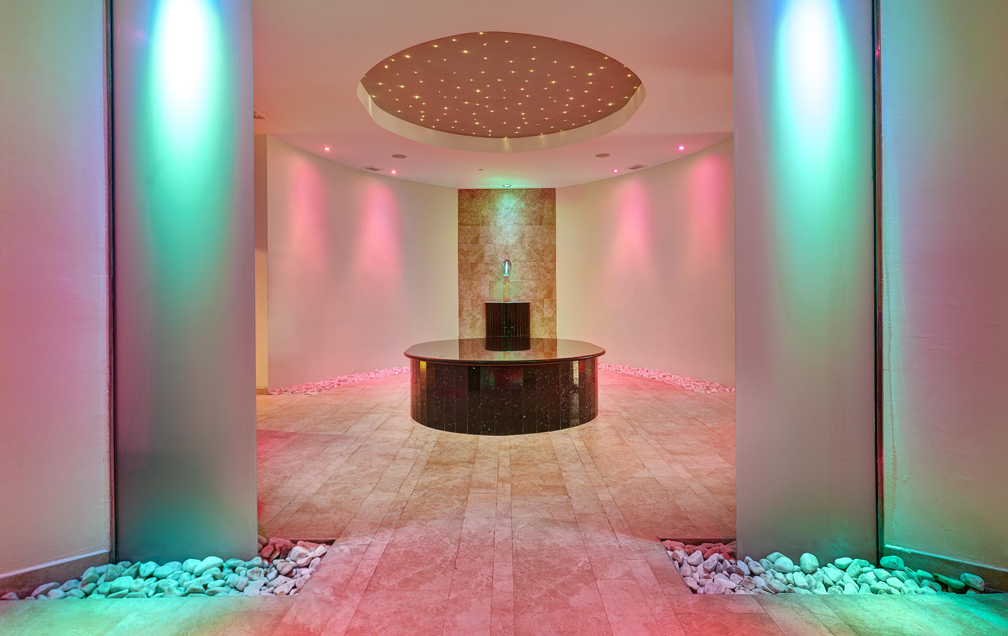 히포텔스 히포캄포 팰리스&스파 호텔 칼라 미요르 외부 사진 The spa at the InterContinental